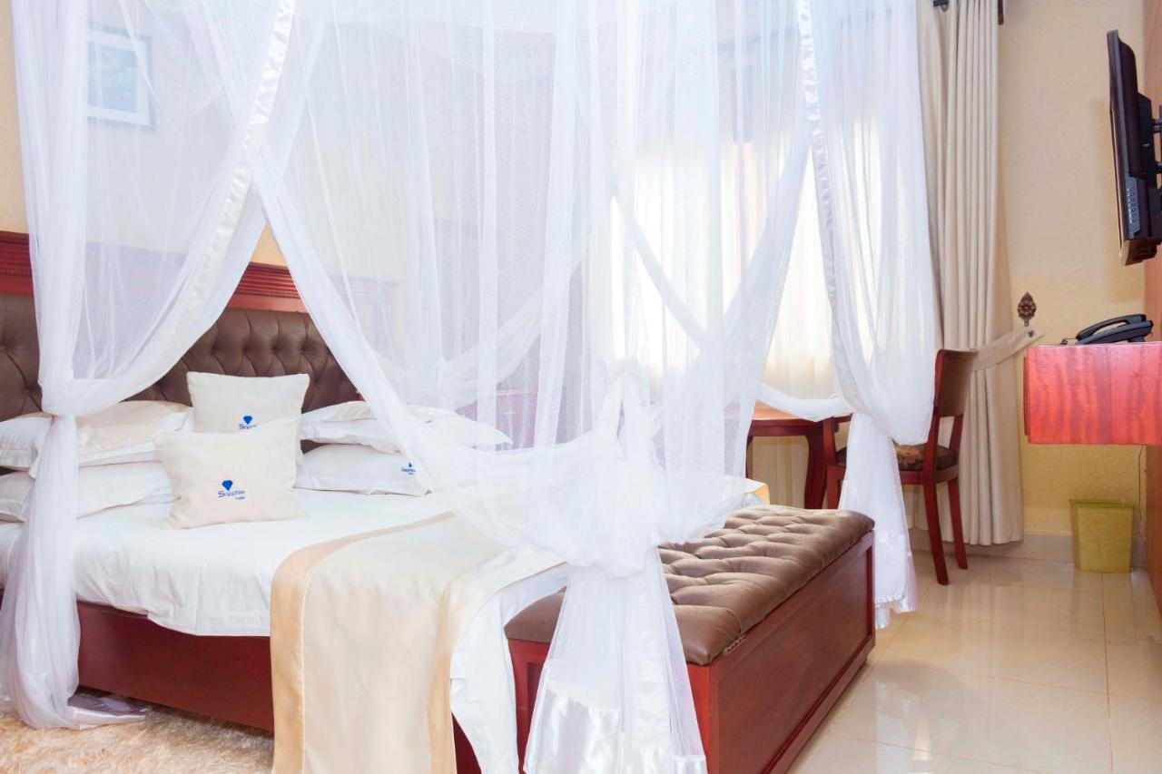 Sapphire Hotel Entebbe Kigo Kajansi Экстерьер фото