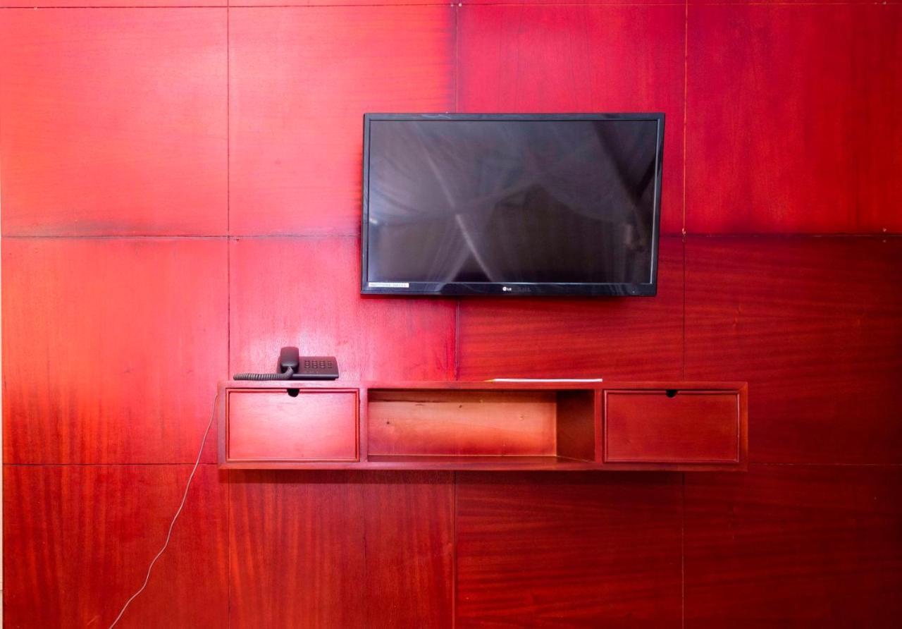 Sapphire Hotel Entebbe Kigo Kajansi Экстерьер фото
