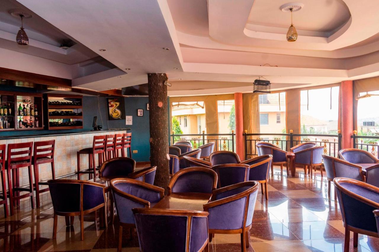 Sapphire Hotel Entebbe Kigo Kajansi Экстерьер фото