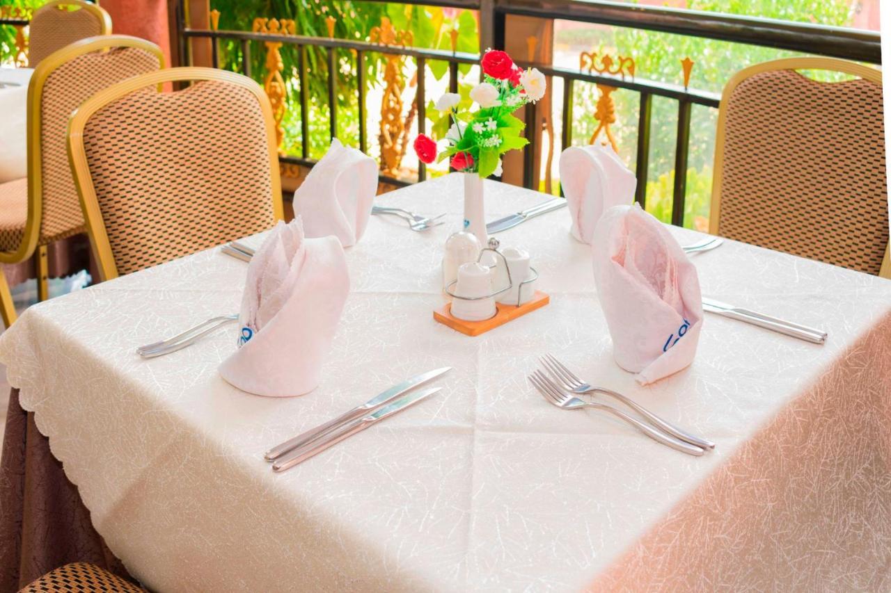 Sapphire Hotel Entebbe Kigo Kajansi Экстерьер фото