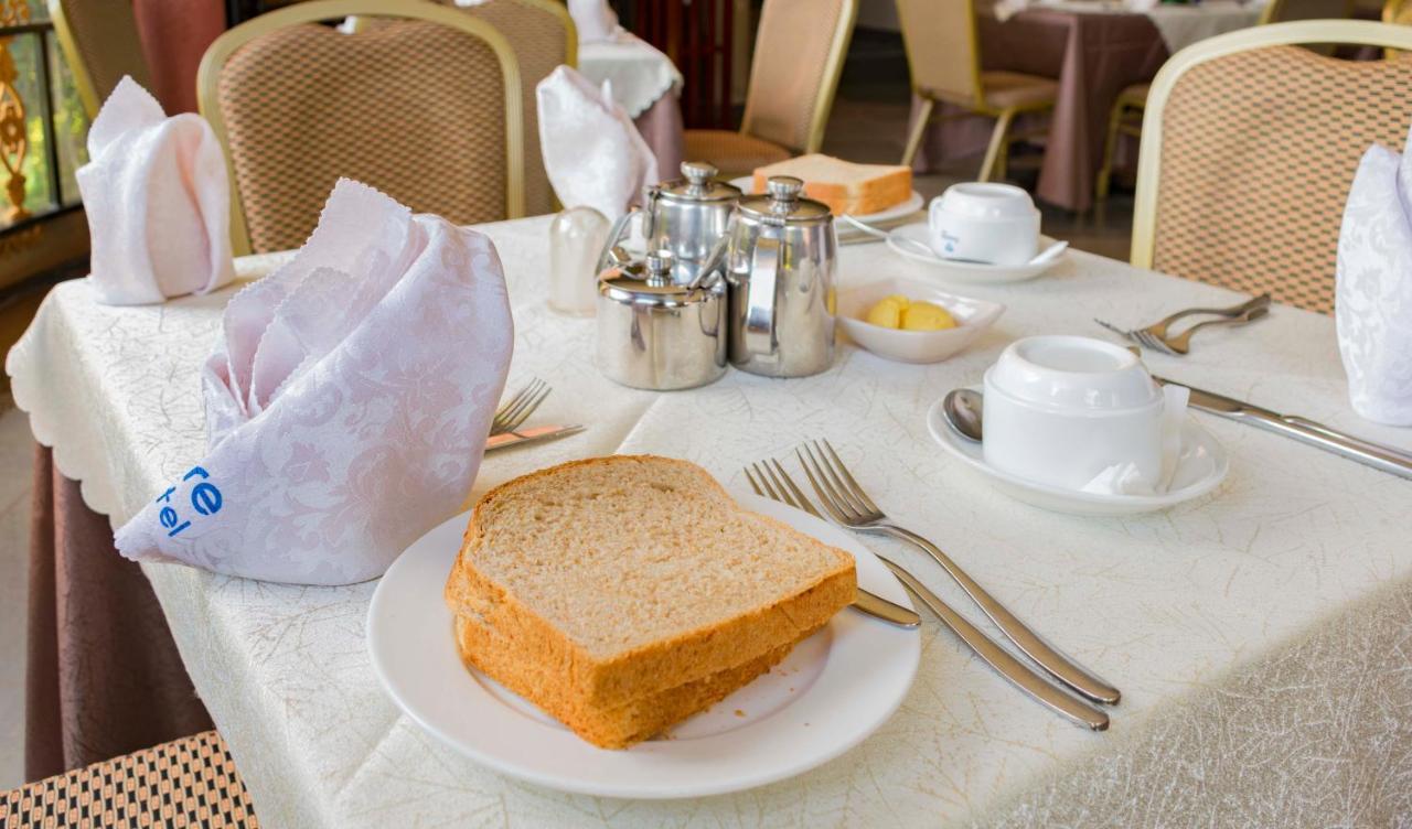 Sapphire Hotel Entebbe Kigo Kajansi Экстерьер фото