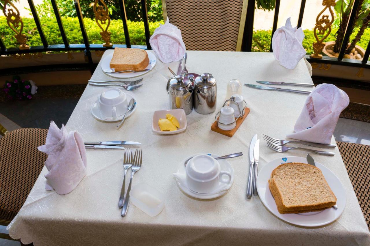 Sapphire Hotel Entebbe Kigo Kajansi Экстерьер фото
