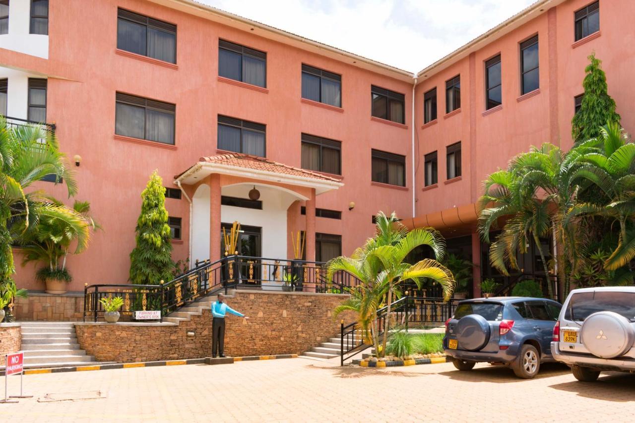 Sapphire Hotel Entebbe Kigo Kajansi Экстерьер фото