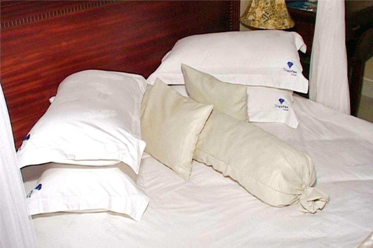 Sapphire Hotel Entebbe Kigo Kajansi Экстерьер фото