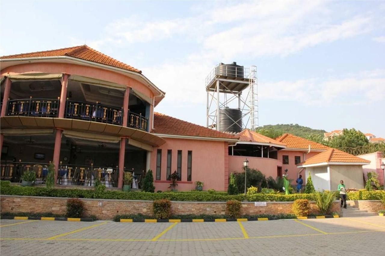 Sapphire Hotel Entebbe Kigo Kajansi Экстерьер фото